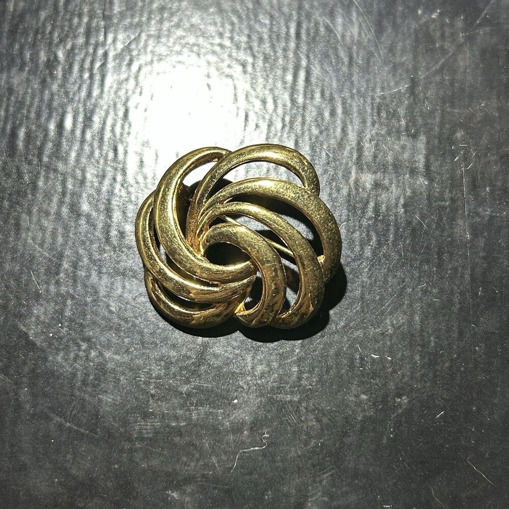 Vintage Signed Napier Gold Tone Metal Brooch Pin